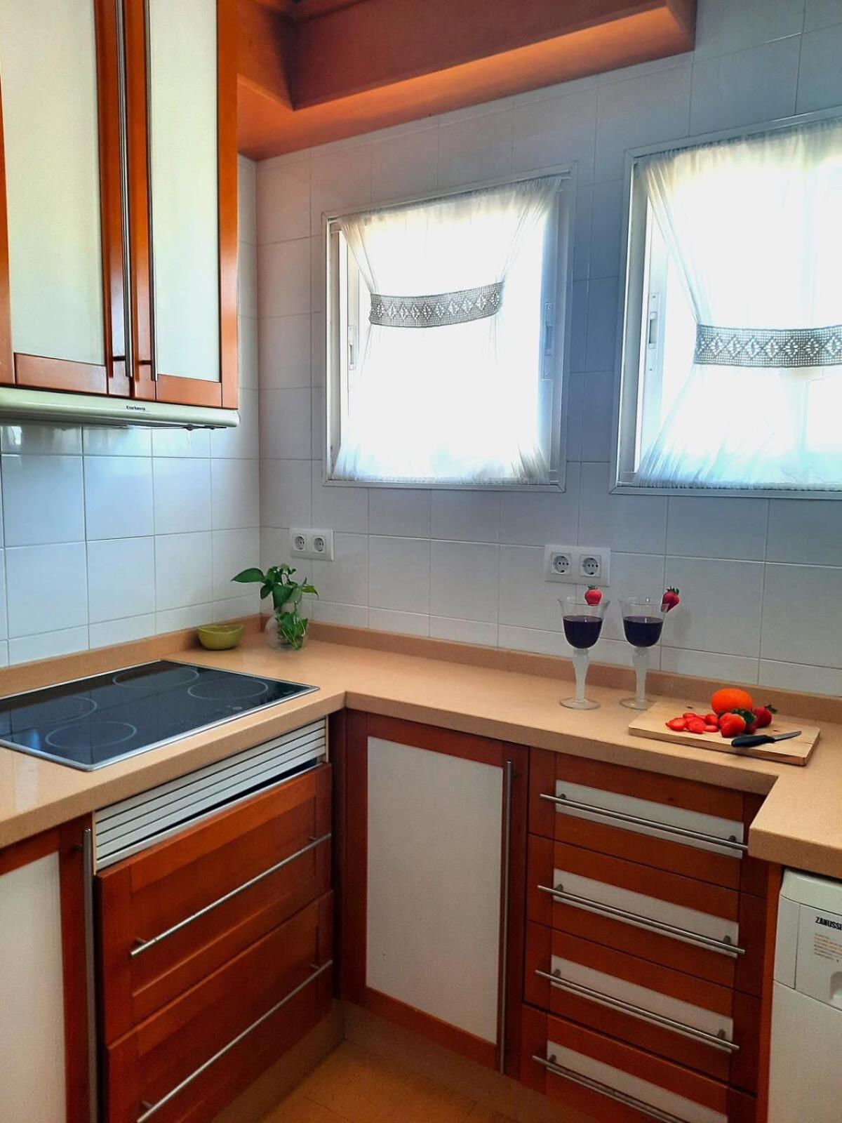 Paseo Del Rey - Fuengirola 2 Bedrooms Oceanfront Apartment Kültér fotó
