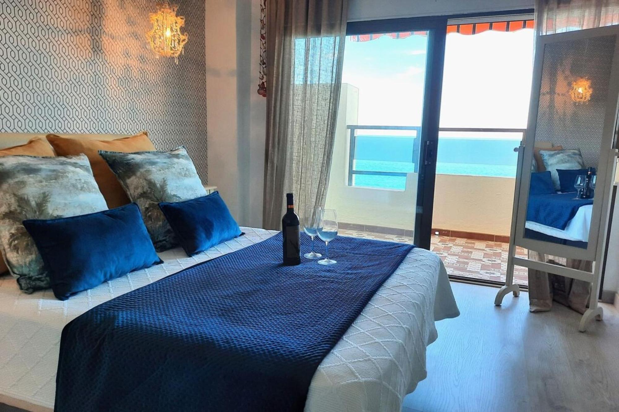 Paseo Del Rey - Fuengirola 2 Bedrooms Oceanfront Apartment Kültér fotó