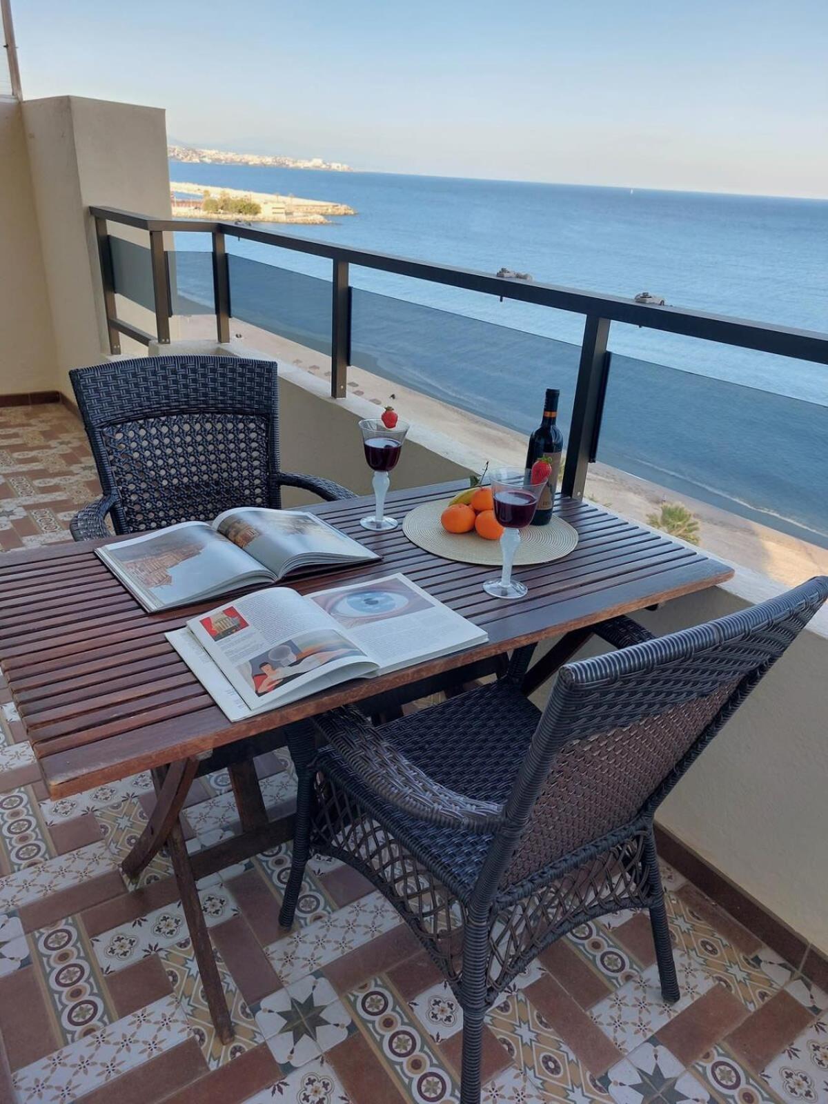 Paseo Del Rey - Fuengirola 2 Bedrooms Oceanfront Apartment Kültér fotó